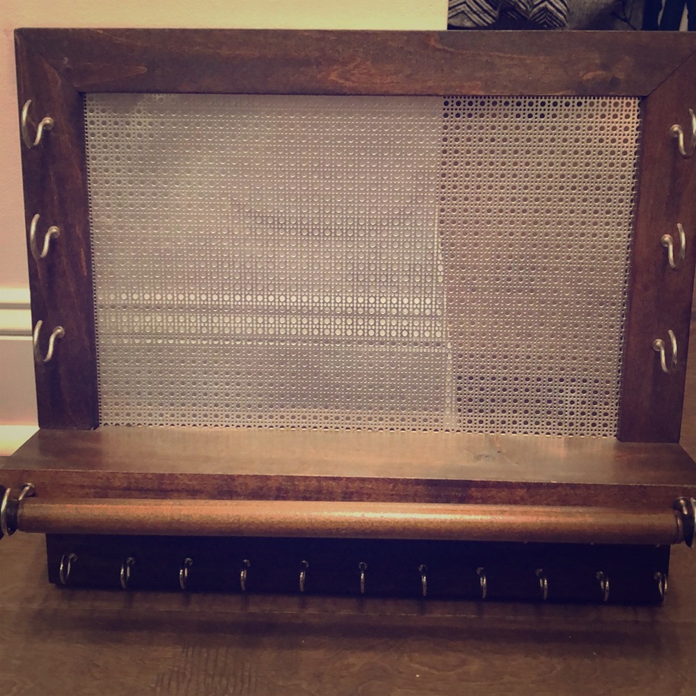 Jewelry organizer for wall